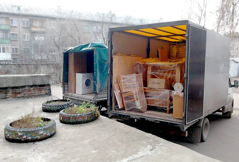 Доставка автотранспортом клея из Москва в поселок городского типа имени Воровского